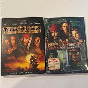 Disney Pirates of the Caribbean 2-Disc Set - Black and Gold